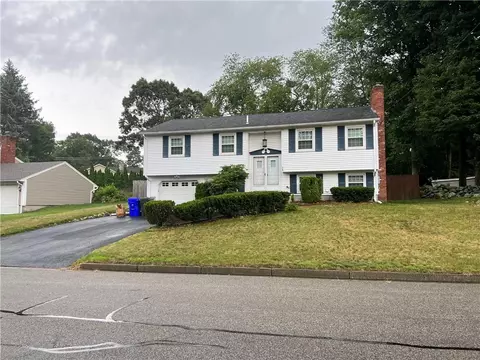 24 Surrey Ln, West Warwick, RI 02893