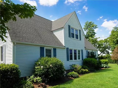144 Beach St, Westerly, RI 02891 photo 3