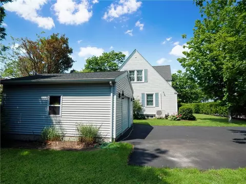 144 Beach St, Westerly, RI 02891 photo 4