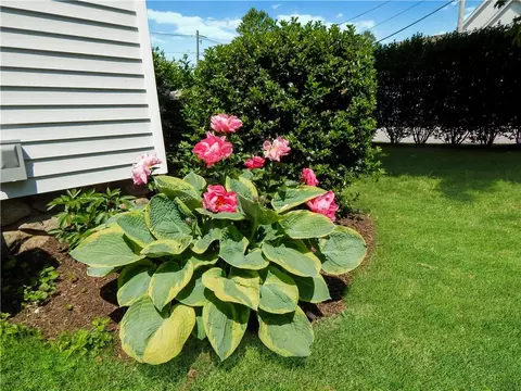 144 Beach St, Westerly, RI 02891 photo 6