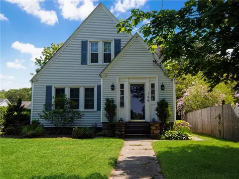 144 Beach St, Westerly, RI 02891 photo 2