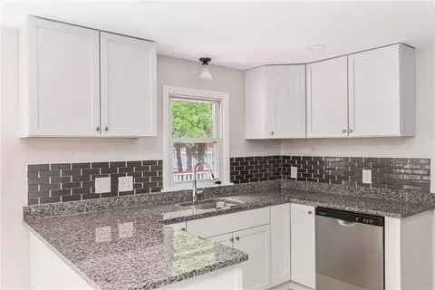 237 Shamrock Dr, Warwick, RI 02886 photo 9
