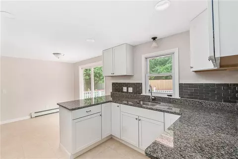 237 Shamrock Dr, Warwick, RI 02886 photo 10