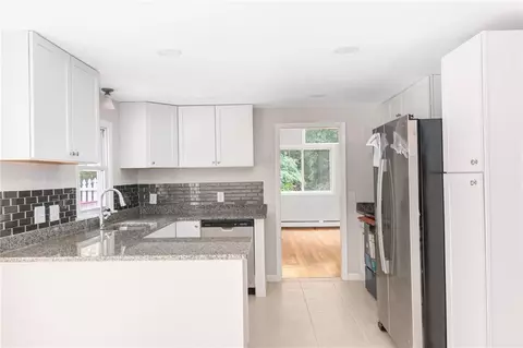 237 Shamrock Dr, Warwick, RI 02886 photo 8