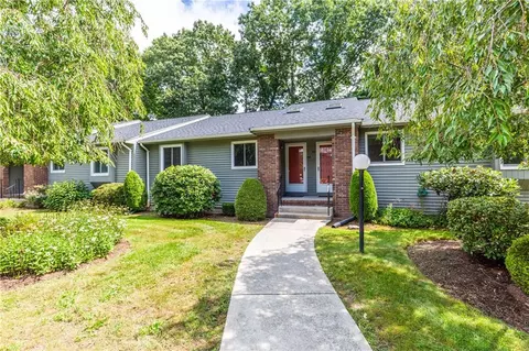 125 Smith Ave #9A, Greenville, RI 02828