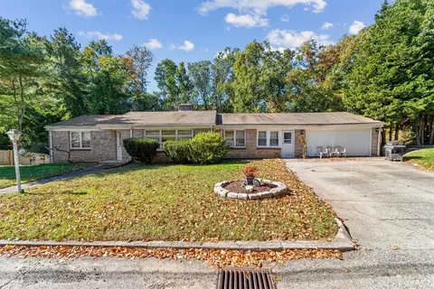 18 Buratti Rd, Johnston, RI 02919