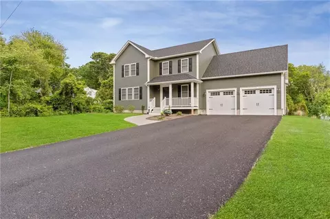 2 Bill Sweet Dr, Narragansett, RI 02882