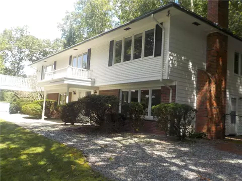 1 Old Greenville Rd, Johnston, RI 02919