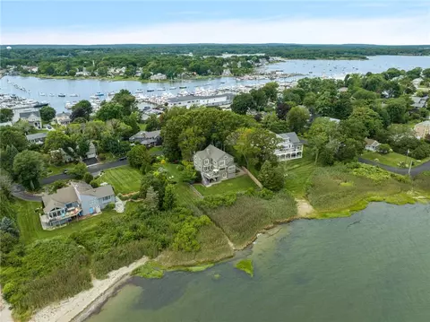 85 Wright Ln, North Kingstown, RI 02852