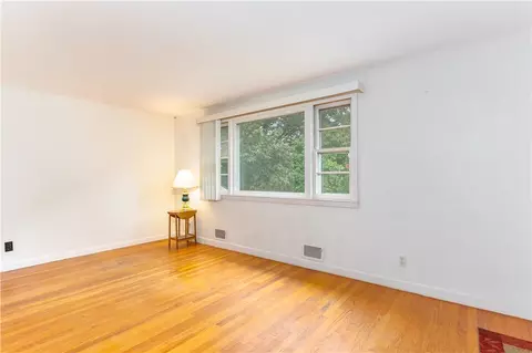 8 Viceroy Rd, Warwick, RI 02886 photo 9
