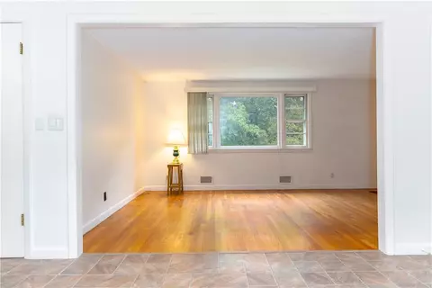 8 Viceroy Rd, Warwick, RI 02886 photo 7