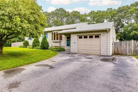 8 Viceroy Rd, Warwick, RI 02886 photo 4