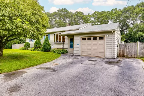 8 Viceroy Rd, Warwick, RI 02886 photo 4