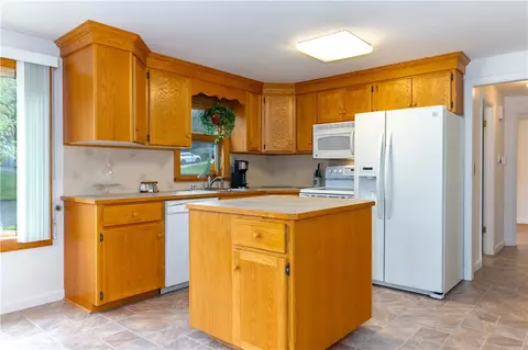 8 Viceroy Rd, Warwick, RI 02886 photo 11