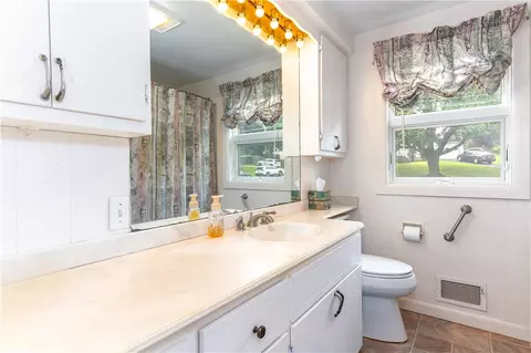 8 Viceroy Rd, Warwick, RI 02886 photo 20