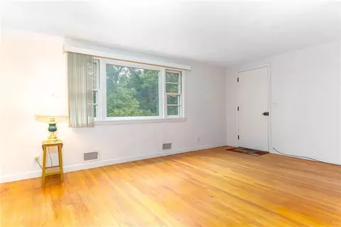 8 Viceroy Rd, Warwick, RI 02886 photo 8