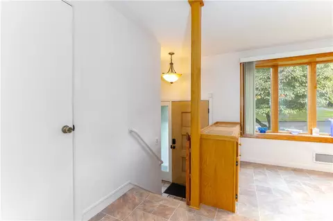 8 Viceroy Rd, Warwick, RI 02886 photo 22