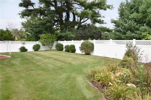 2 Highview Ave, Warren, RI 02885 photo 32