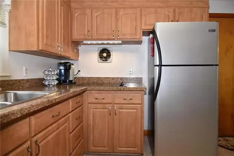 2 Highview Ave, Warren, RI 02885 photo 11