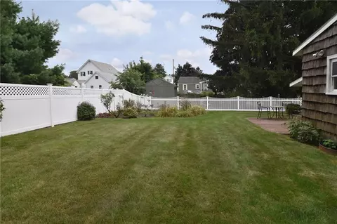 2 Highview Ave, Warren, RI 02885 photo 33