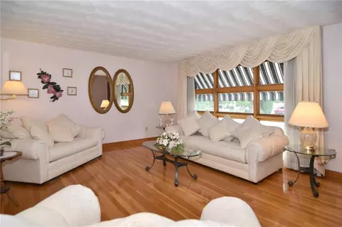 2 Highview Ave, Warren, RI 02885 photo 4