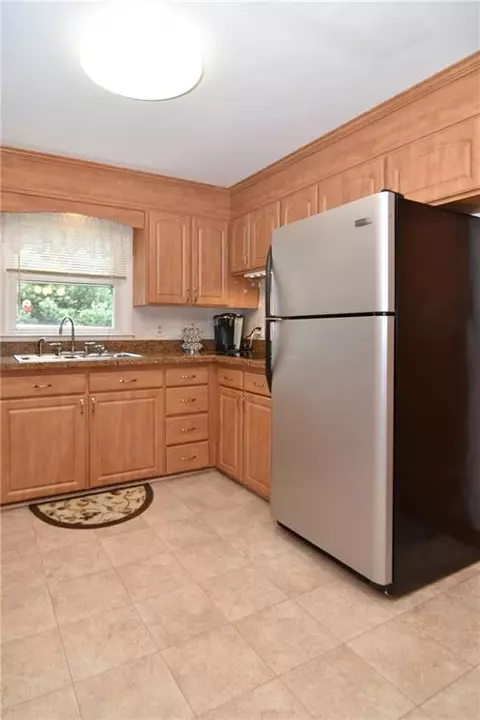 2 Highview Ave, Warren, RI 02885 photo 12