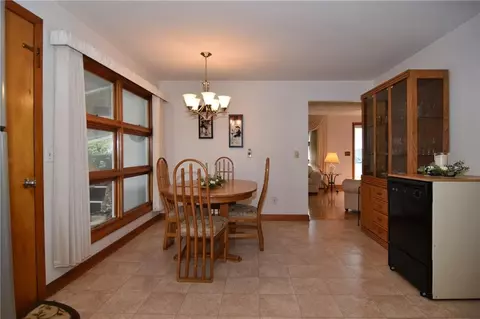 2 Highview Ave, Warren, RI 02885 photo 8