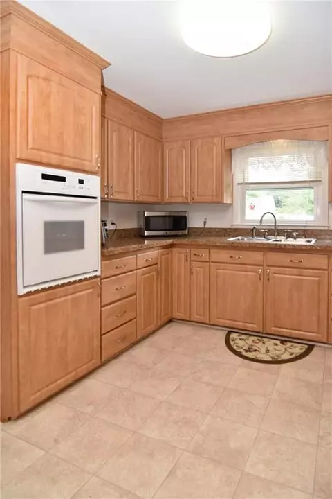 2 Highview Ave, Warren, RI 02885 photo 13