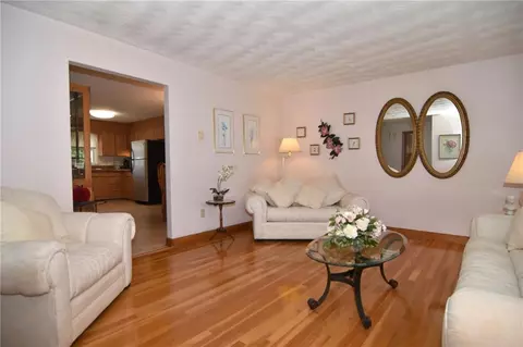2 Highview Ave, Warren, RI 02885 photo 5