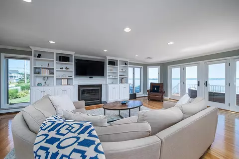 28 Burnett Rd, Warwick, RI 02889 photo 8
