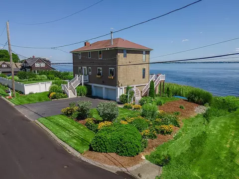 28 Burnett Rd, Warwick, RI 02889 photo 4