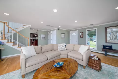 28 Burnett Rd, Warwick, RI 02889 photo 12