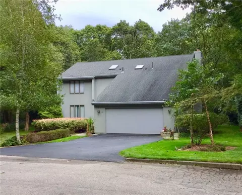 88 Seabreeze Dr, North Kingstown, RI 02852