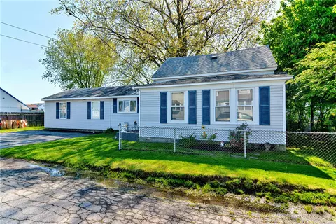 70 Berkeley St, East Providence, RI 02914