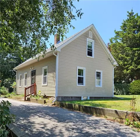 54 Schaeffer St, South Kingstown, RI 02879