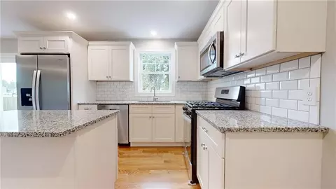 48 Greene St, Warwick, RI 02886 photo 5