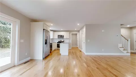 48 Greene St, Warwick, RI 02886 photo 3