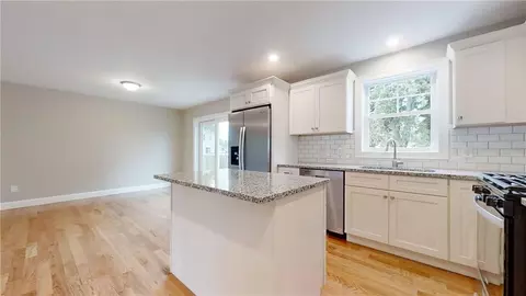 48 Greene St, Warwick, RI 02886 photo 6