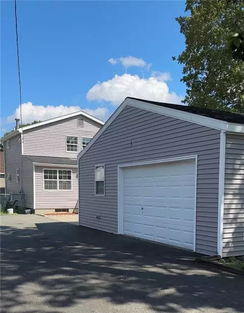 164 Manning St, Warwick, RI 02889