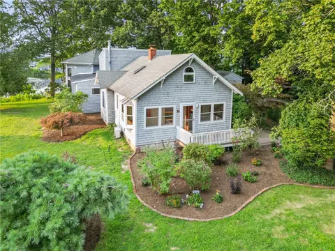 41 Rosedale Rd, East Greenwich, RI 02818