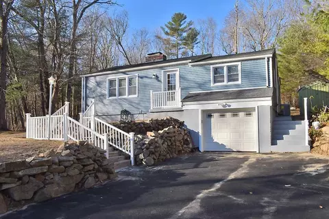 305 Shady Hill Dr, East Greenwich, RI 02818