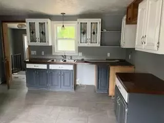 642 S County Trl, Exeter, RI 02822 photo 8