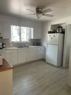 59 Beach Point Dr, East Providence, RI 02915 photo 3
