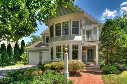 409 Wickford Point Rd, North Kingstown, RI 02852
