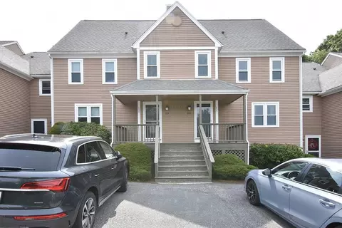 604 Brookhaven Ln #604, Woonsocket, RI 02895 photo 2