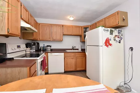 604 Brookhaven Ln #604, Woonsocket, RI 02895 photo 4