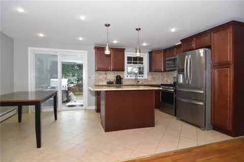76 Spring Grove Ave, Warwick, RI 02889 photo 8