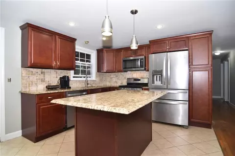 76 Spring Grove Ave, Warwick, RI 02889 photo 9