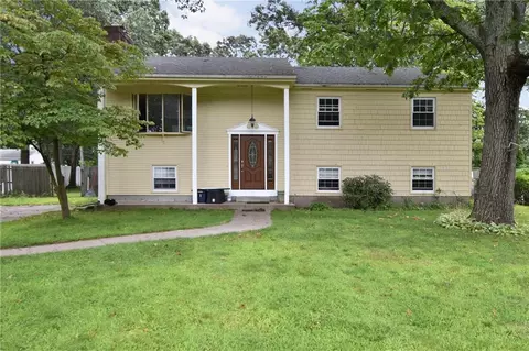 76 Spring Grove Ave, Warwick, RI 02889