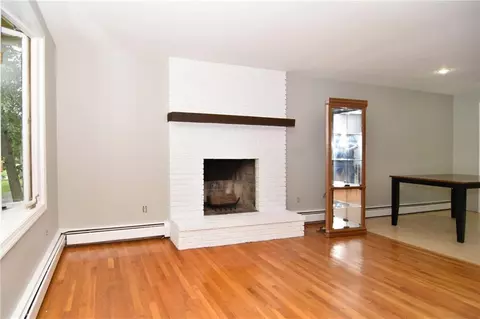 76 Spring Grove Ave, Warwick, RI 02889 photo 5